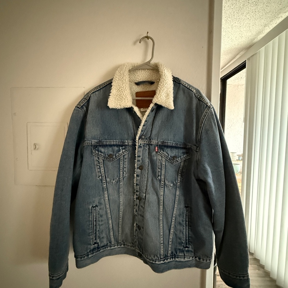 Levi's Light Blue Denim Jacket with Cream Sherpa Collar